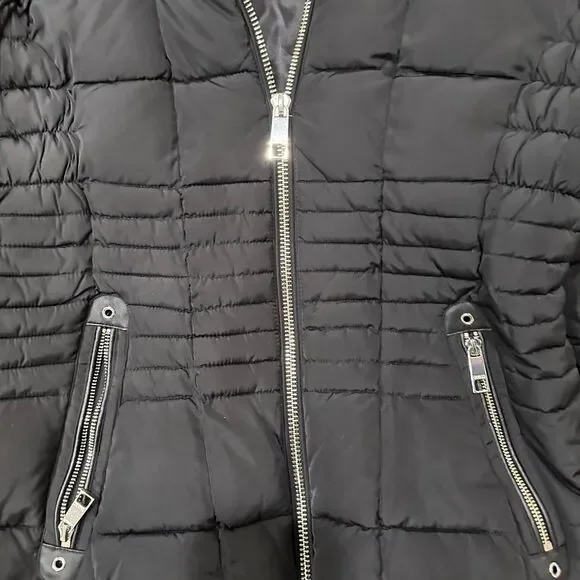 Black Guess Hooded Puffer Jacket with silver zippers - Picture 4 of 8